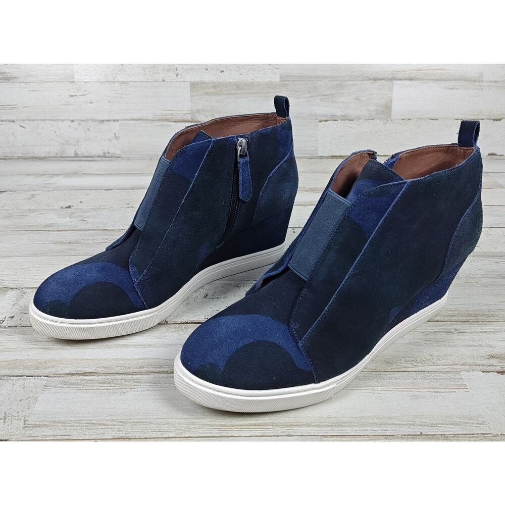 Women’s LINEA PAOLO Felicia 9.5M Wedge Sneaker/Bootie Blue Camo Suede Side Zip